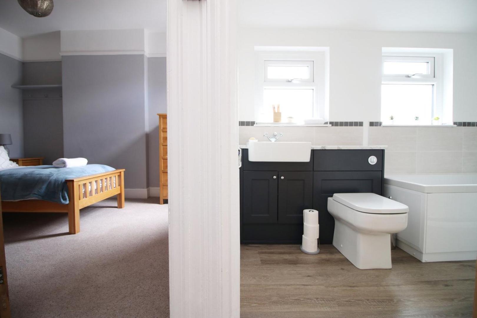 Quiet And Spacious 3 Bedroom カーディフ エクステリア 写真